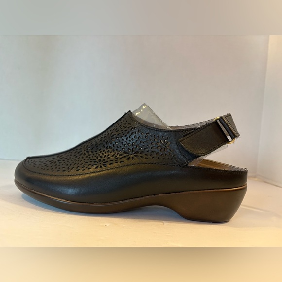 Easy Spirit Dawn black leather lightweight sling back mules size 8 WW NWOT - Picture 4 of 11